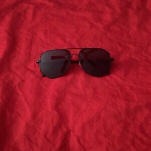 Stylish Black Aviator Sunglasses